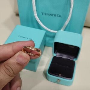 Tiffany & Co. Elegant Gold Ring